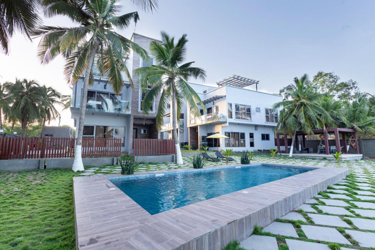 Serenity Residences & Spa - Kokrobite Beach Buitenkant foto