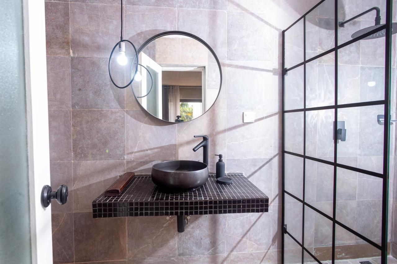 Serenity Residences & Spa - Kokrobite Beach Buitenkant foto