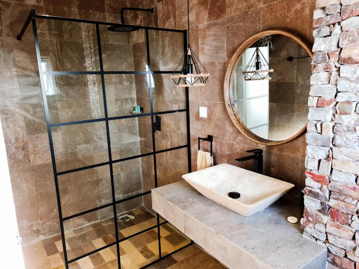 Serenity Residences & Spa - Kokrobite Beach Buitenkant foto